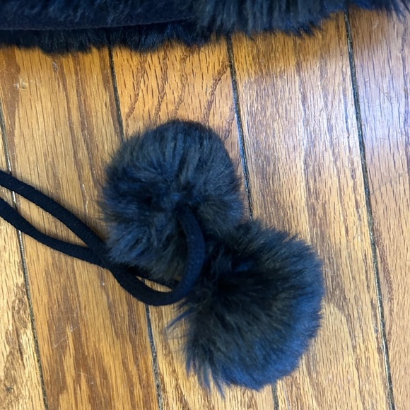 Sweaty Betty Faux Fur Neck Gaiter, OS - Picture 2 of 7